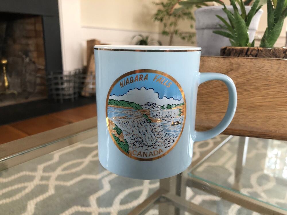 Vintage Niagara Falls CANADA Coffee/Tea Mug with Beautiful Falls Scene
